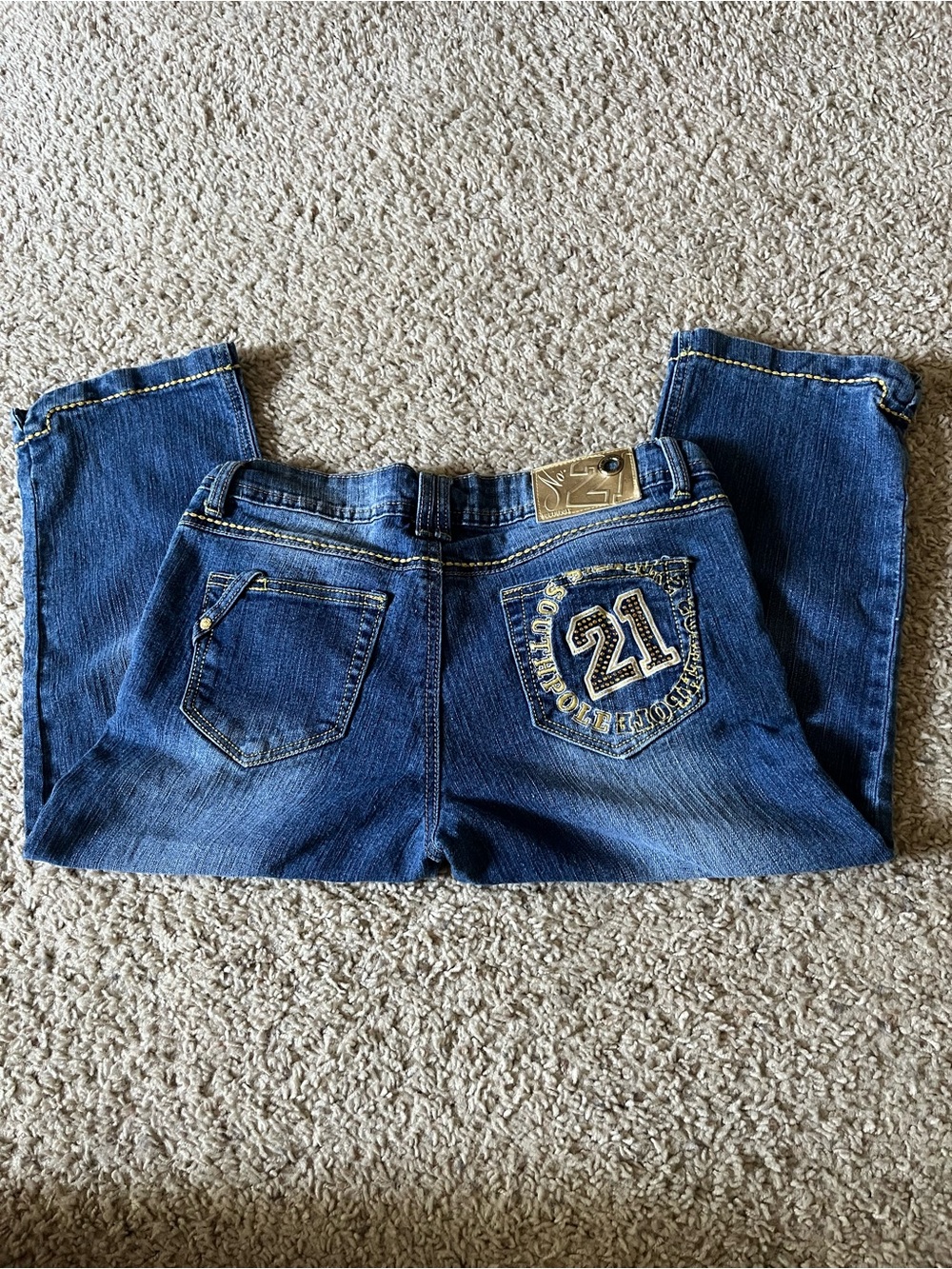 Southpole Y2K Women’s Capri Jeans With Gold Decor